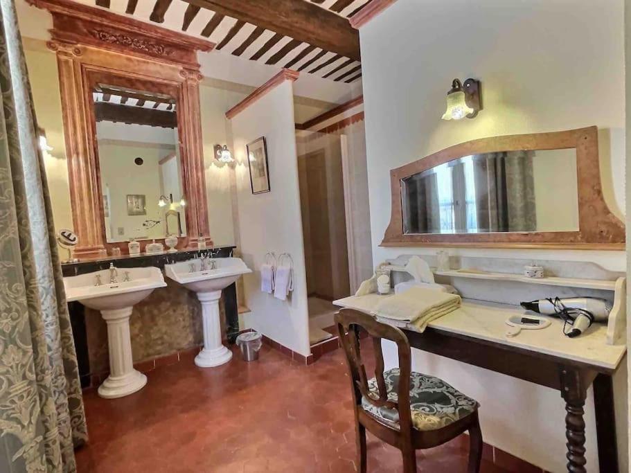 Chez Lydia - Osez La Vie De Chateau ! Pont Du Gard, Uzes เรอมูแล็งส์ ภายนอก รูปภาพ